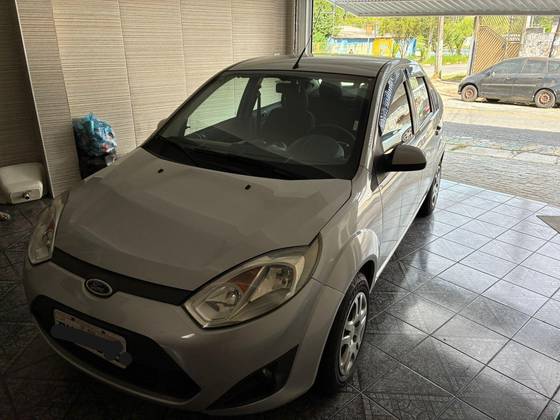 FORD FIESTA 1.6 ROCAM SEDAN 8V FLEX 4P MANUAL